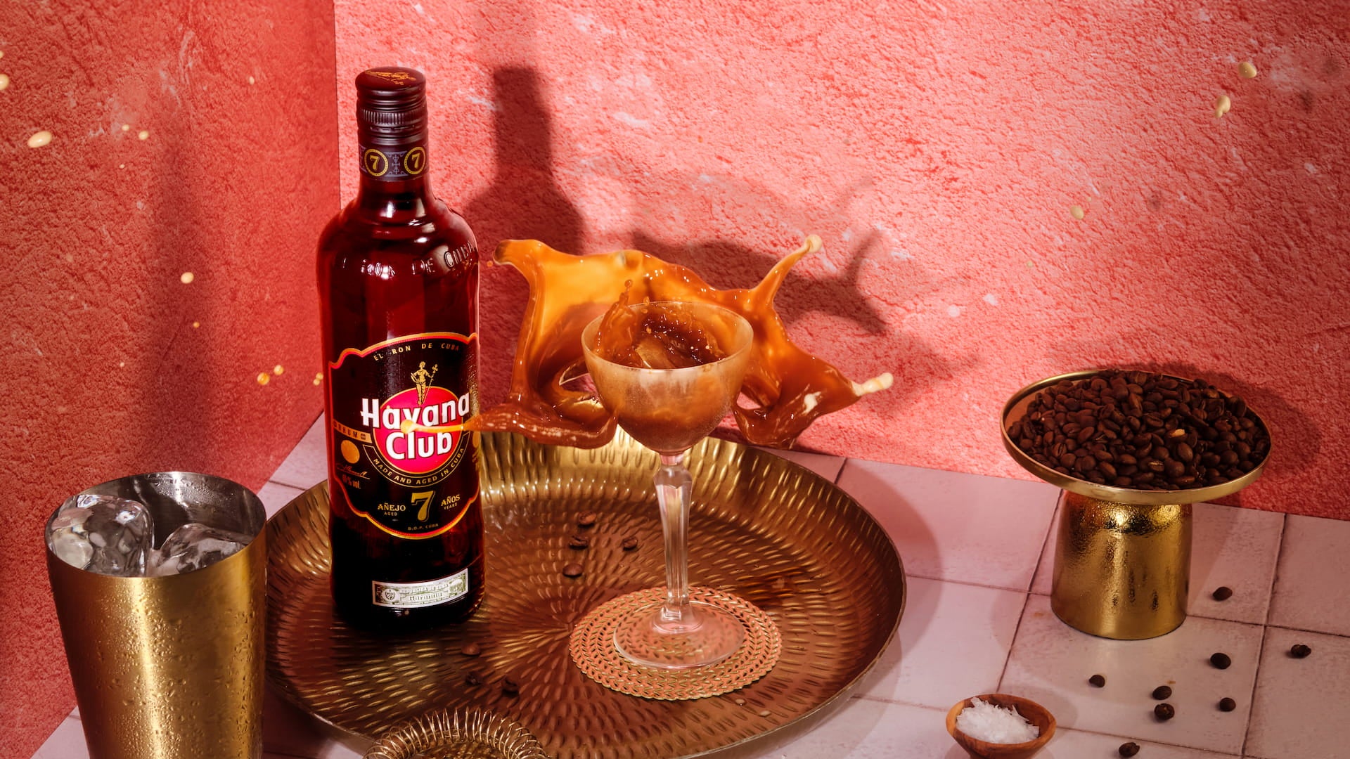 Espresso Martini mit Rum - Espresso Martini Variante mit Rum - Espresso Martini mit Rum - Espresso Martini Variante mit Rum - Espresso Martini Rezept